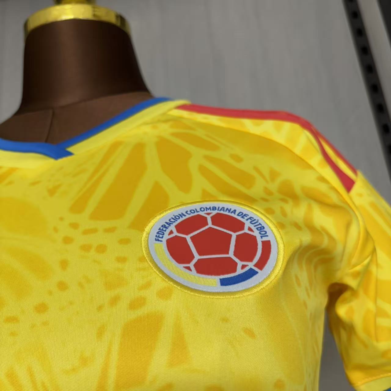 Camisa Colômbia l 2026 | Versão Torcedor Feminina