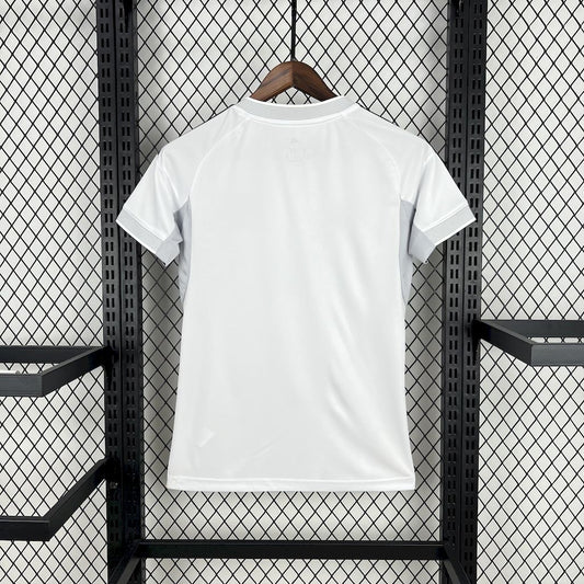 Camisa do Real Madrid l 2025/26 Feminina Torcedora