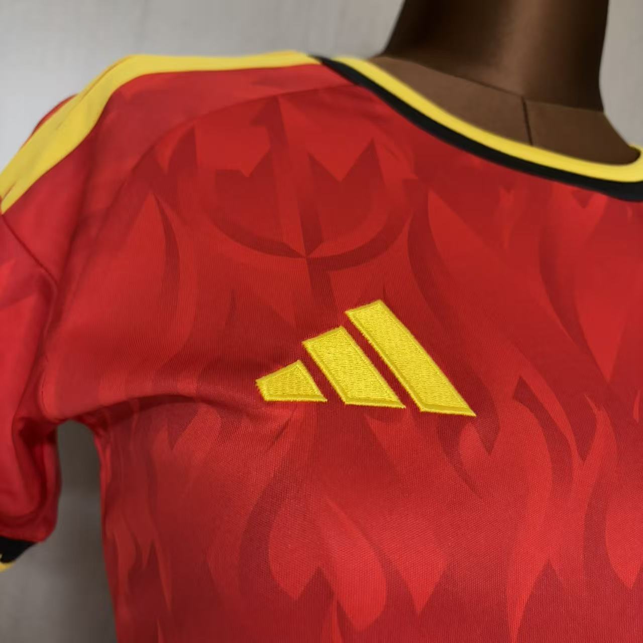 Camisa Bélgica l 2026 | Versão Torcedor Feminina