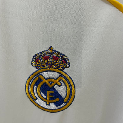 Camisa do Real Madrid l 2025/26 Masculina Torcedor