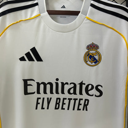Camisa do Real Madrid l 2025/26 Masculina Torcedor