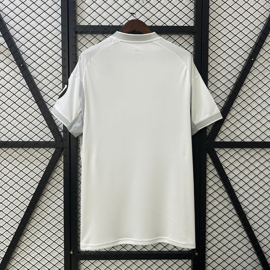 Camisa do Real Madrid l 2025/26 Masculina Torcedor