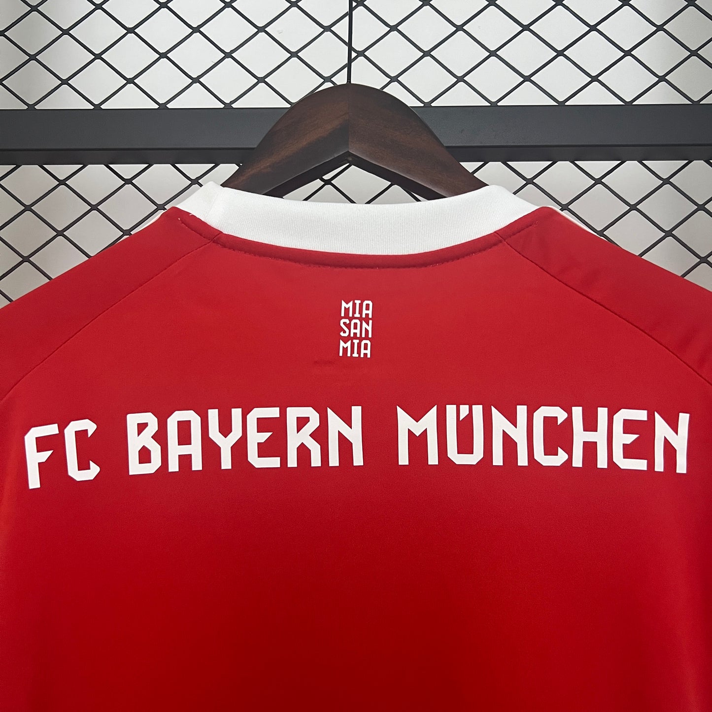 Camisa do Bayern Munich l 2025/26 Masculina Torcedor