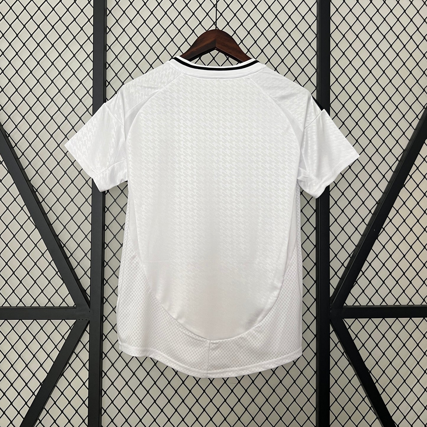 Camisa do Real Madrid l 2024/25 Feminina Torcedora