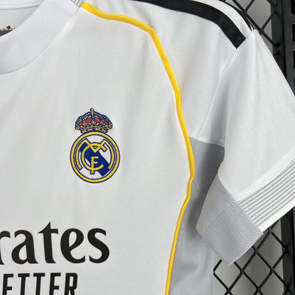 Camisa do Real Madrid l 2025/26 Feminina Torcedora