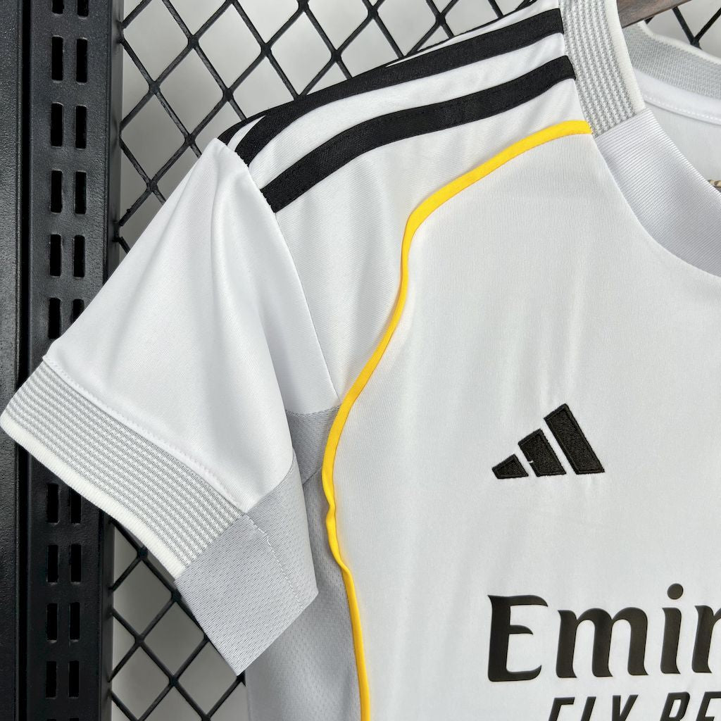 Camisa do Real Madrid l 2025/26 Feminina Torcedora
