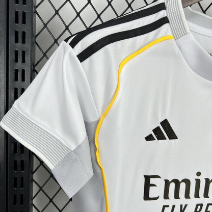 Camisa do Real Madrid l 2025/26 Feminina Torcedora