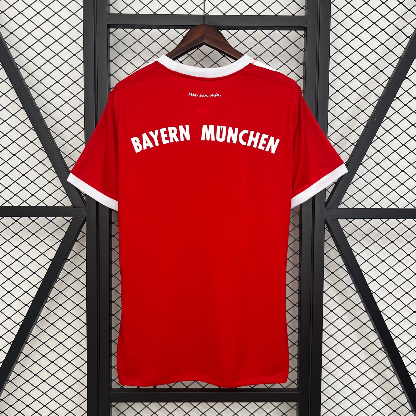 Camisa do Bayern de Munich l 2017/18 Masculina Torcedor