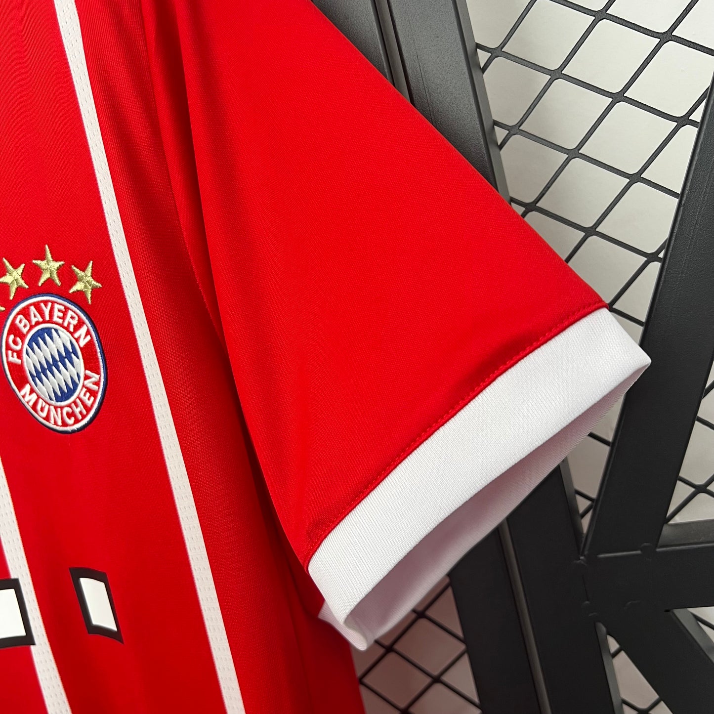 Camisa do Bayern de Munich l 2017/18 Masculina Torcedor