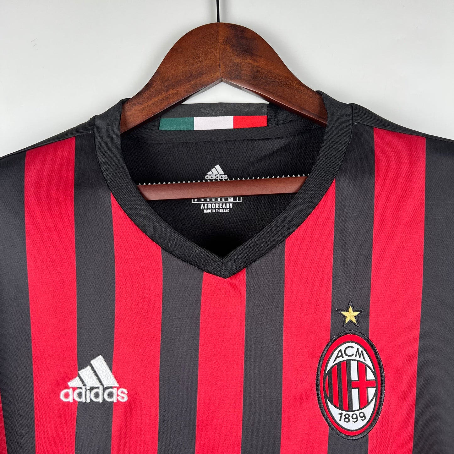 Camisa do Milan l 2016/17 Masculina Torcedor