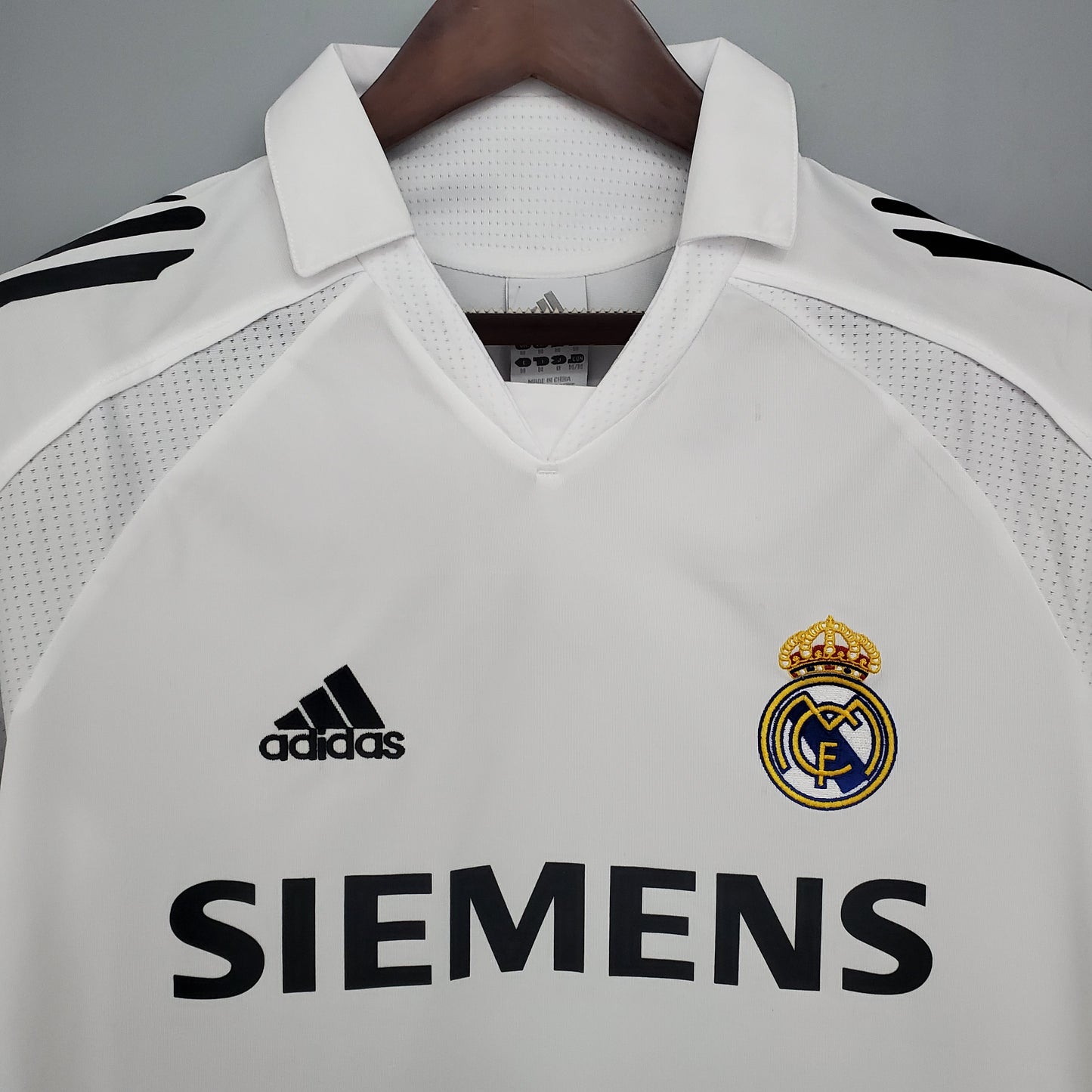 Camisa do Real Madrid l 2005/06 Masculina Torcedor